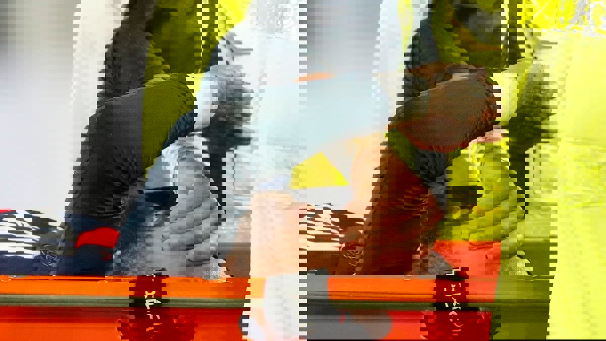 إصابة خطيرة لنيمار خلال مباراة باريس سان جيرمان وليون (فيديو)‎