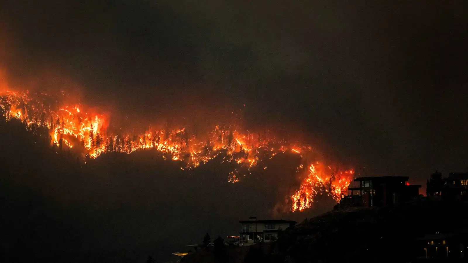 حرائق الغابات في كندا تفاقم تلوث الهواء شمالي أمريكا