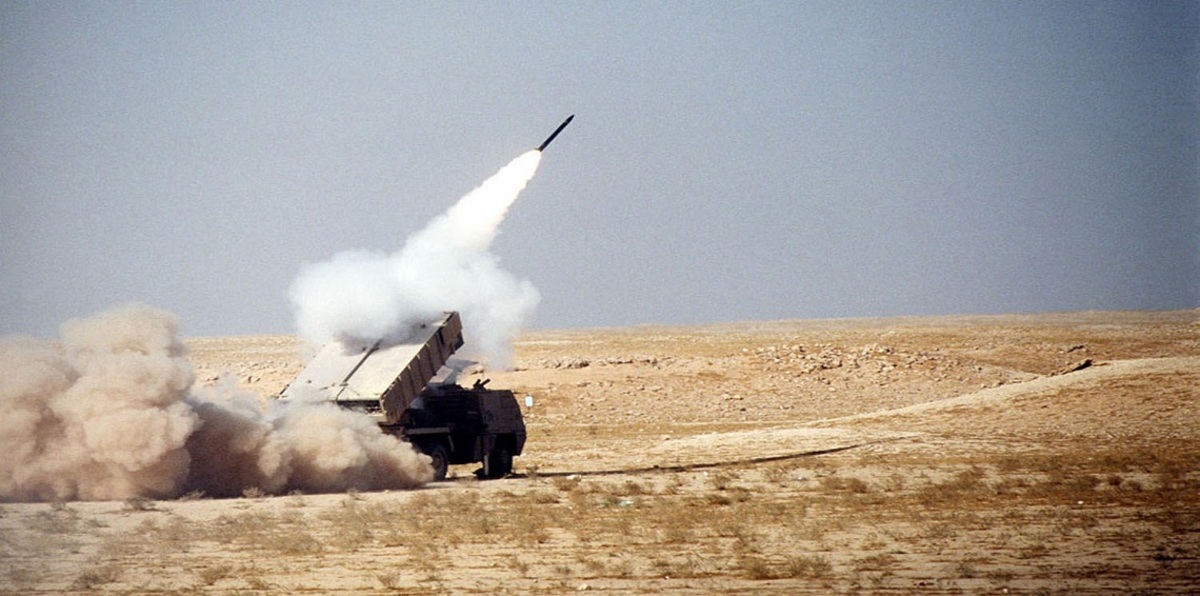 الدفاعات الجوية السعودية تعترض صاروخًا أطلقه الحوثيون صوب مدينة جازان