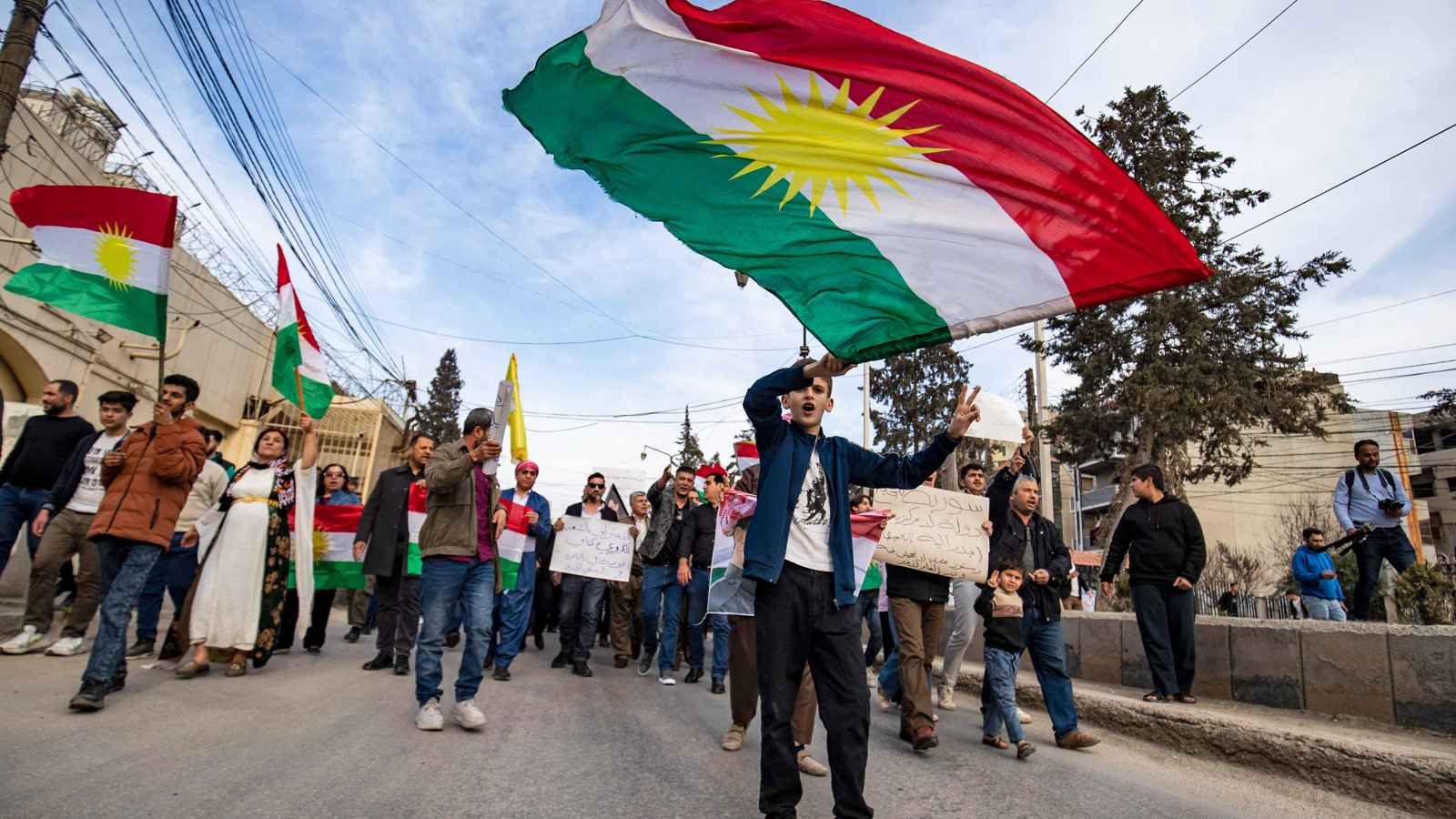 المرصد: مباحثات بين حكومة دمشق والأكراد لتعديل "الإعلان الدستوري"