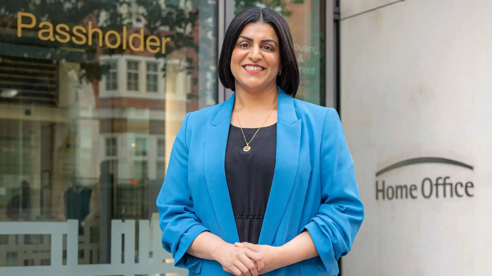 أول مسلمة تتولى حقيبة الداخلية البريطانية.. من هي شعبانة محمود؟