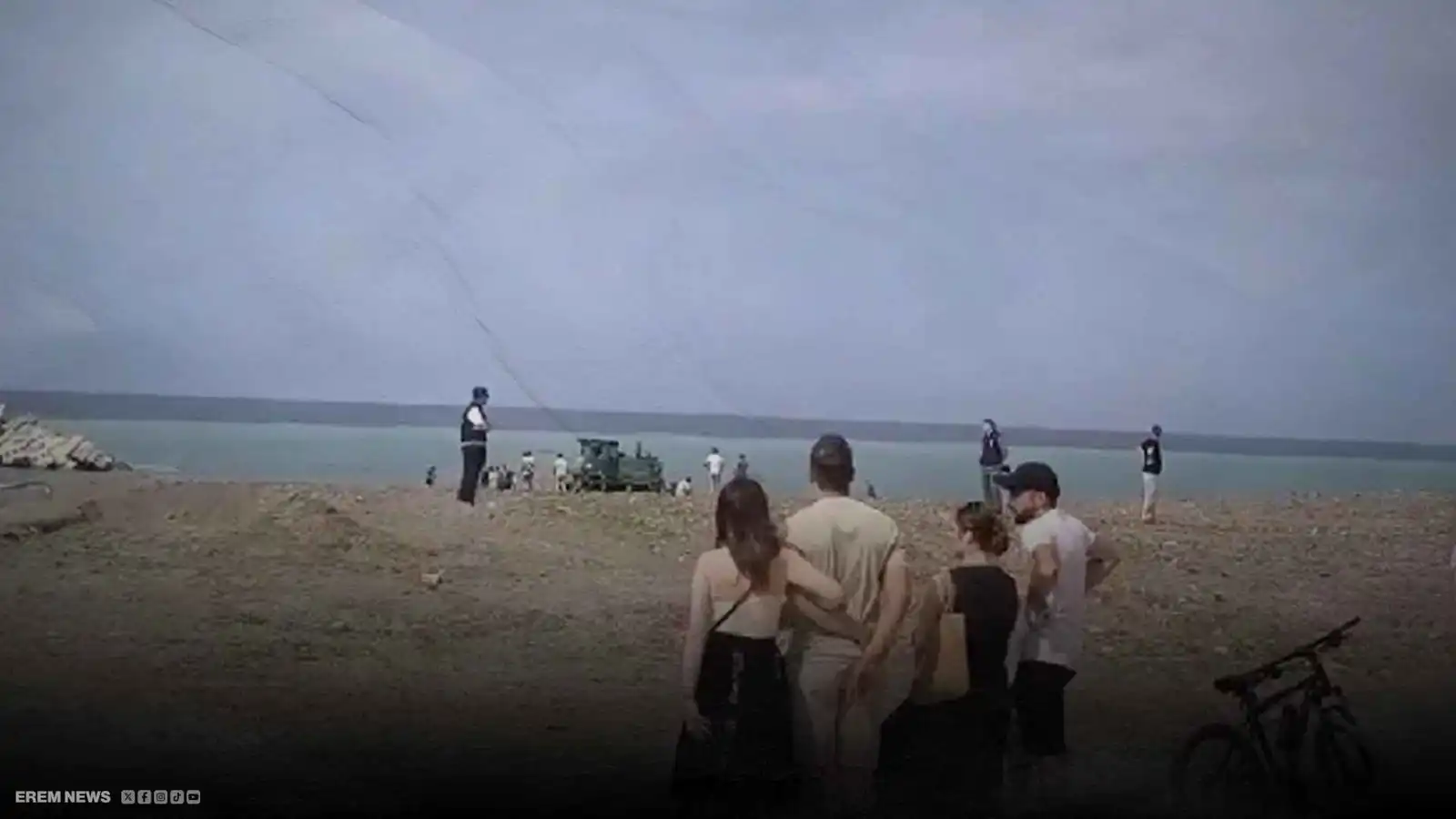 "جرافة الموت" تدهس سيدة أثناء استجمامها على شاطئ تركي