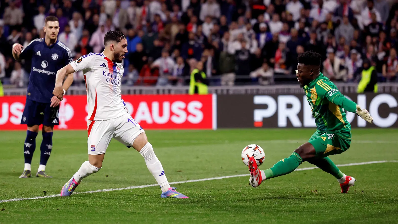 ليون يخطف تعادلا مثيرا ضد مانشستر يونايتد بذهاب ربع نهائي الدوري الأوروبي