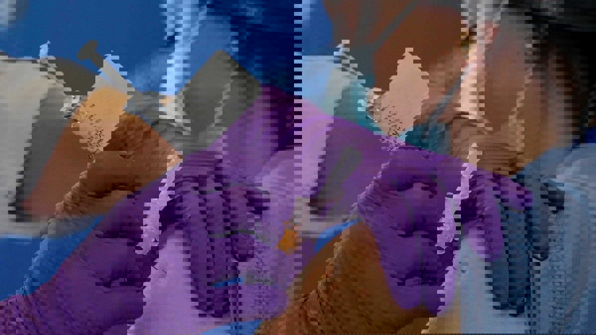 الأزهر: لا يجوز استخدام لقاح كورونا الذي يحتوي على مشتقات الخنزير إلا بشرط