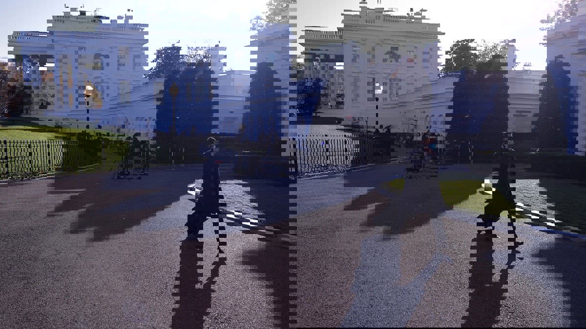 انتخابات الرئاسة الأمريكية.. فارق الأصوات بين بايدن وترامب في 5 ولايات حاسمة