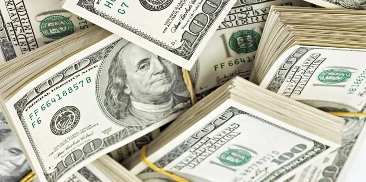 الدولار يواصل الهبوط وسط شكوك بشأن رفع الفائدة الأمريكية