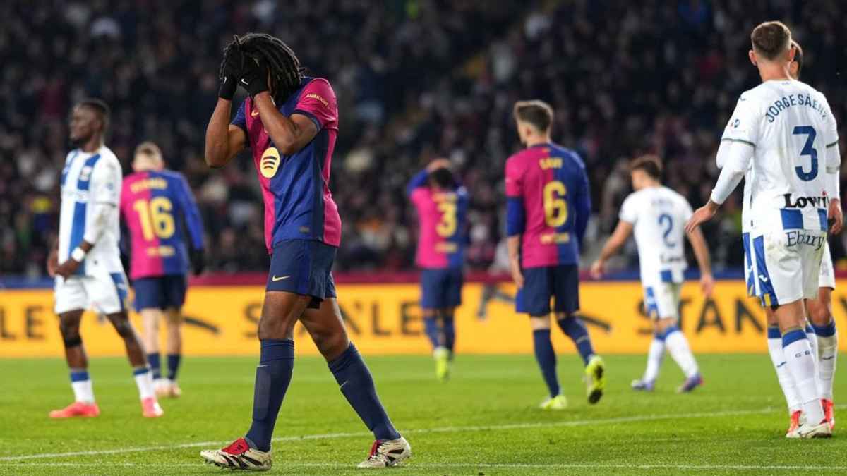 شهر بثلاث بطولات.. كارثة تنتظر برشلونة