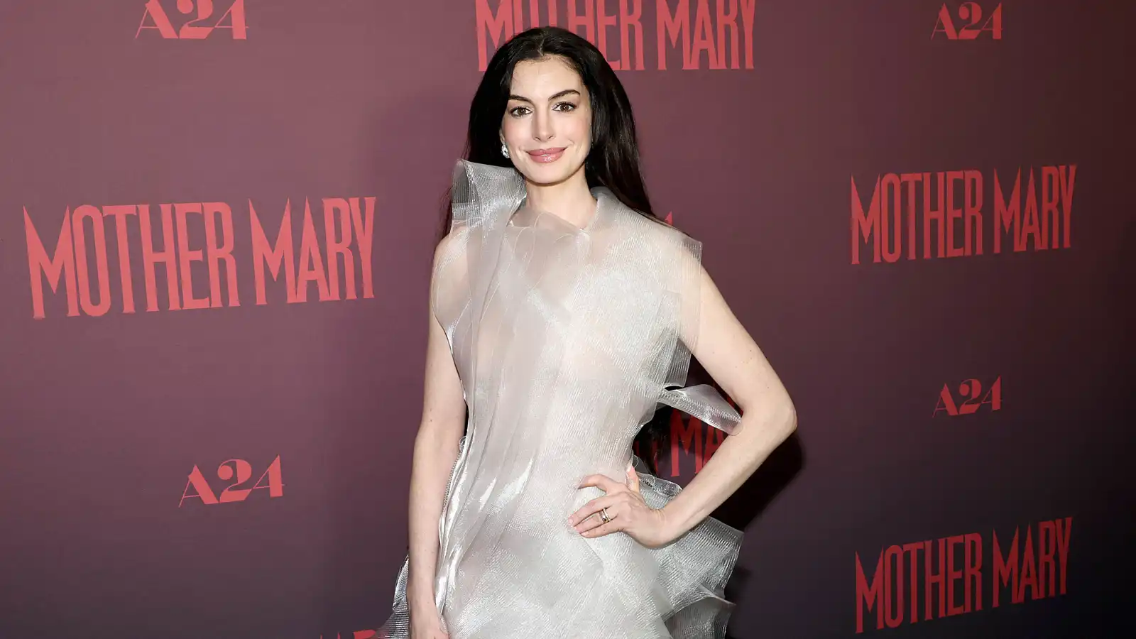 آن هاثاواي: بيونسيه كانت مفتاحا لتطوير أدائي في Mother Mary