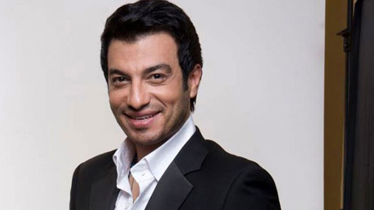 مصرع والد الفنان إيهاب توفيق بحريق فيلته (فيديو وصور)