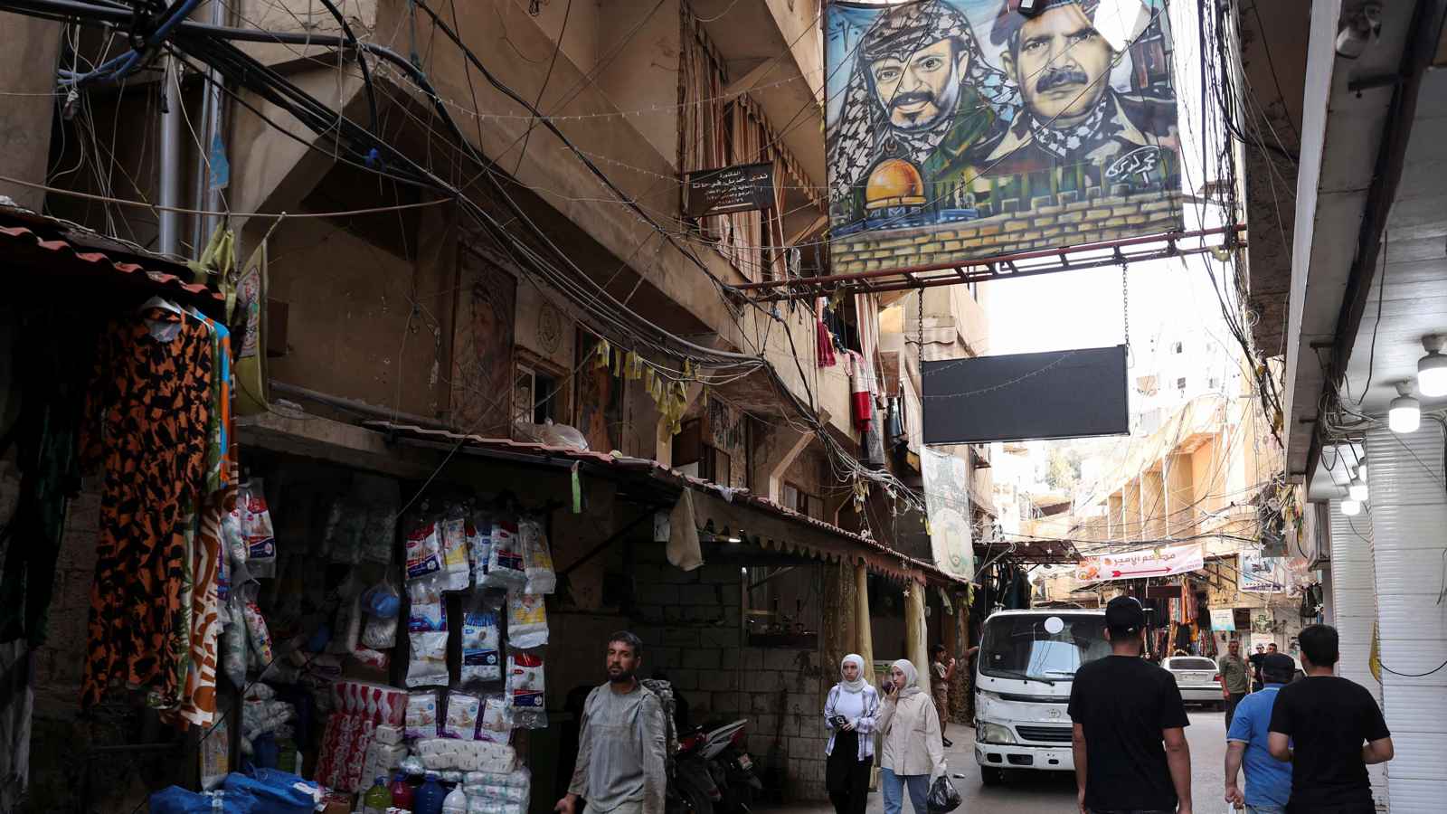 "سلاح المخيمات".. معضلة تاريخية تقترب من الحل بين لبنان والفلسطينيين