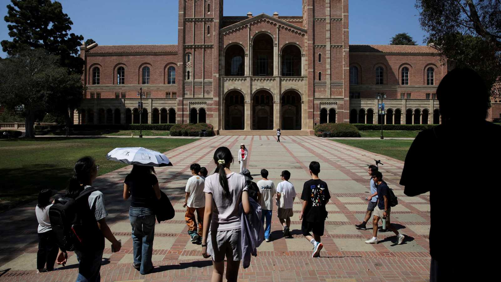 ضربة قضائية جديدة لإدارة ترامب بشأن المنح المجمدة لجامعة كاليفورنيا