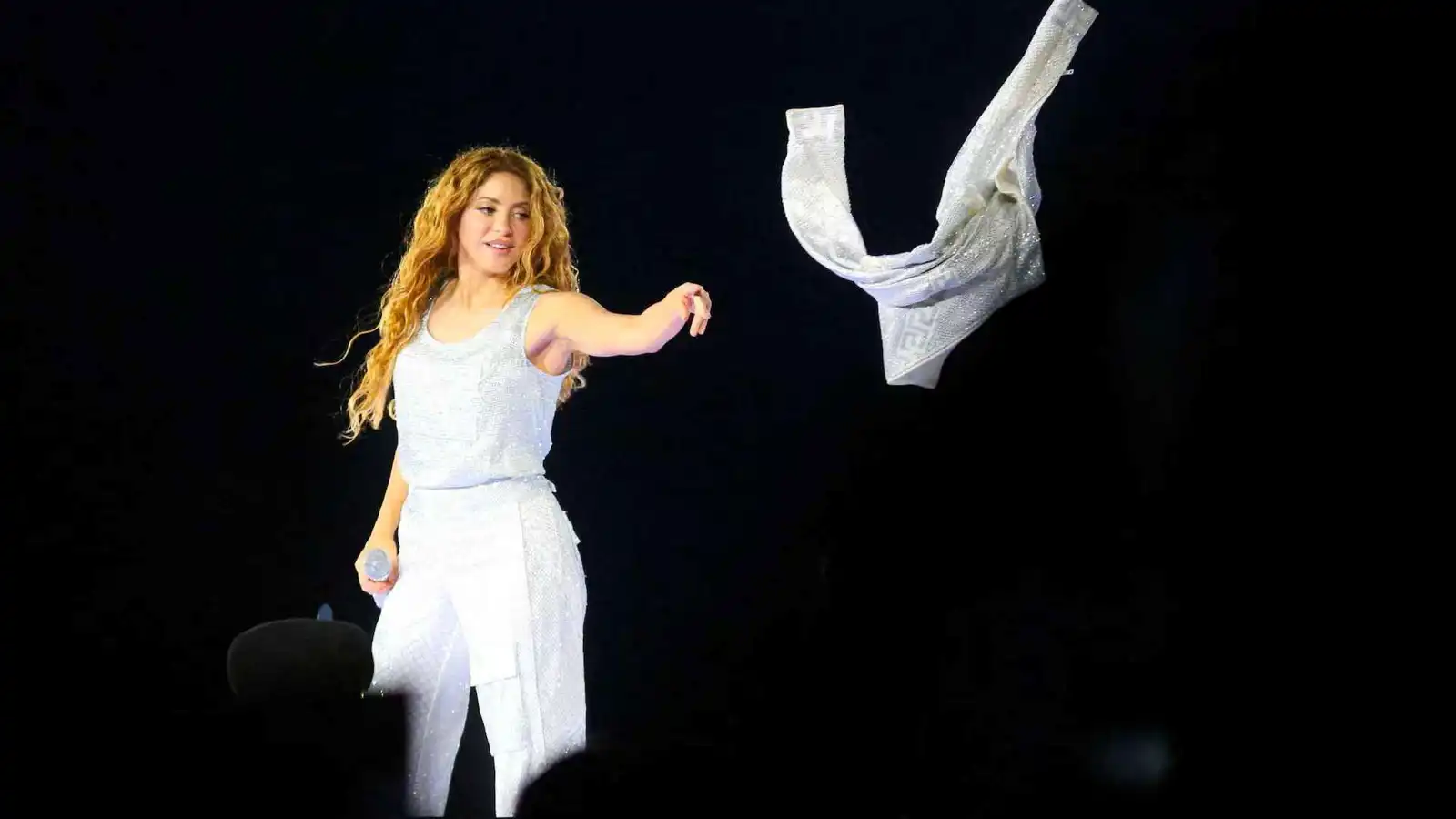 تأجيل حفل شاكيرا في أهرامات مصر بسبب توترات المنطقة