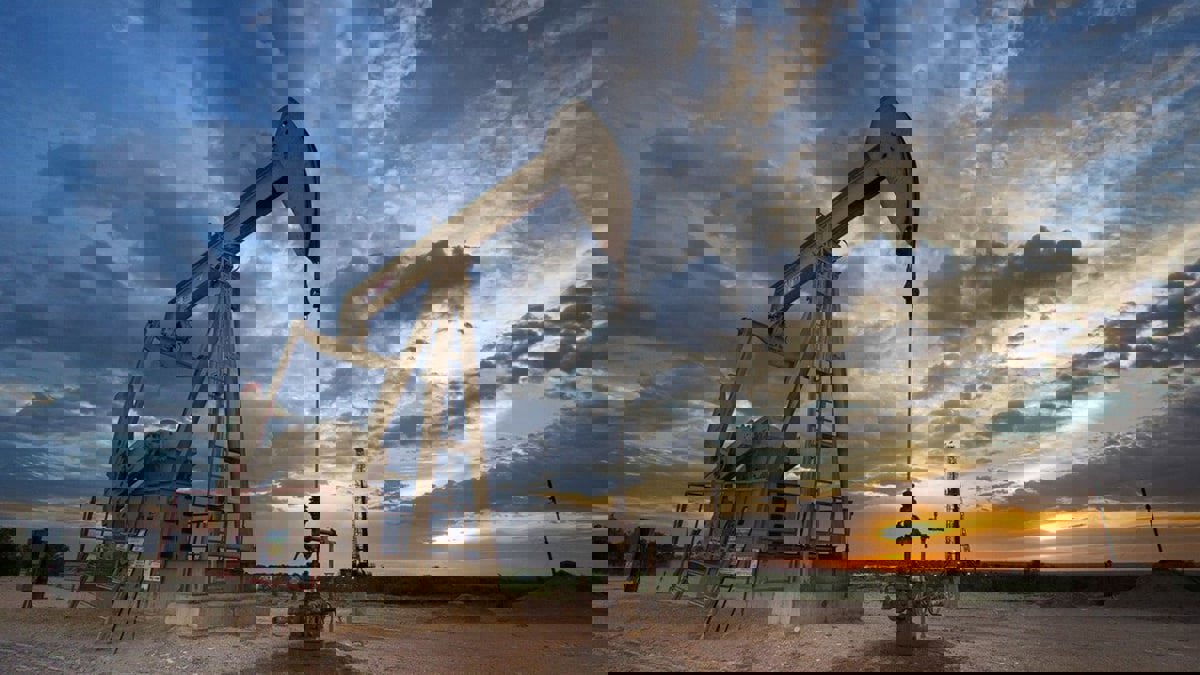 أسعار النفط ترتفع مع حظر النفط الروسي وانتهاء إغلاق شنغهاي