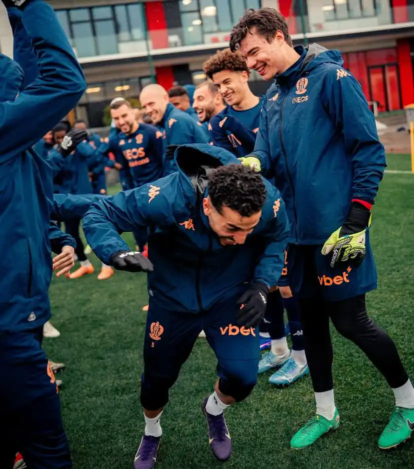 محمد عبد المنعم في تدريبات نيس الفرنسي