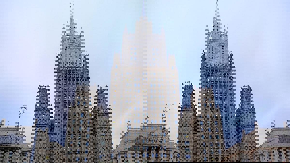 الخارجية الروسية تندد بالسياسة الأمريكية "العدائية والمتهورة" بشأن النفط الإيراني