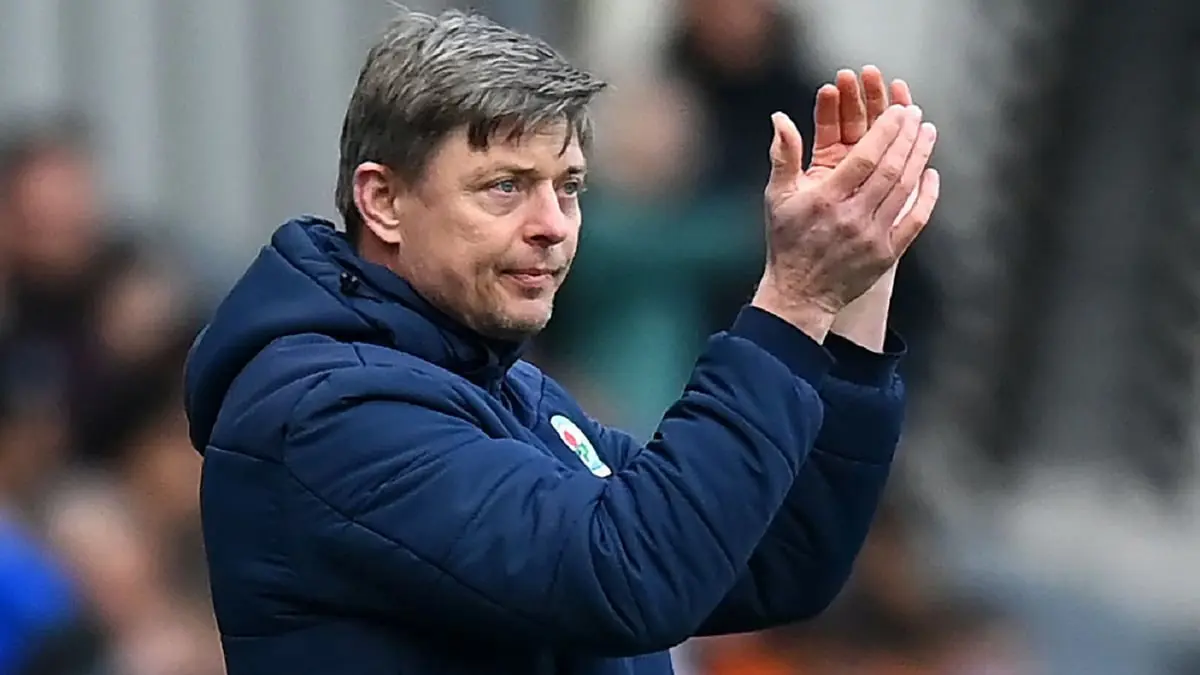 أول أجنبي يتولى تدريب منتخب السويد