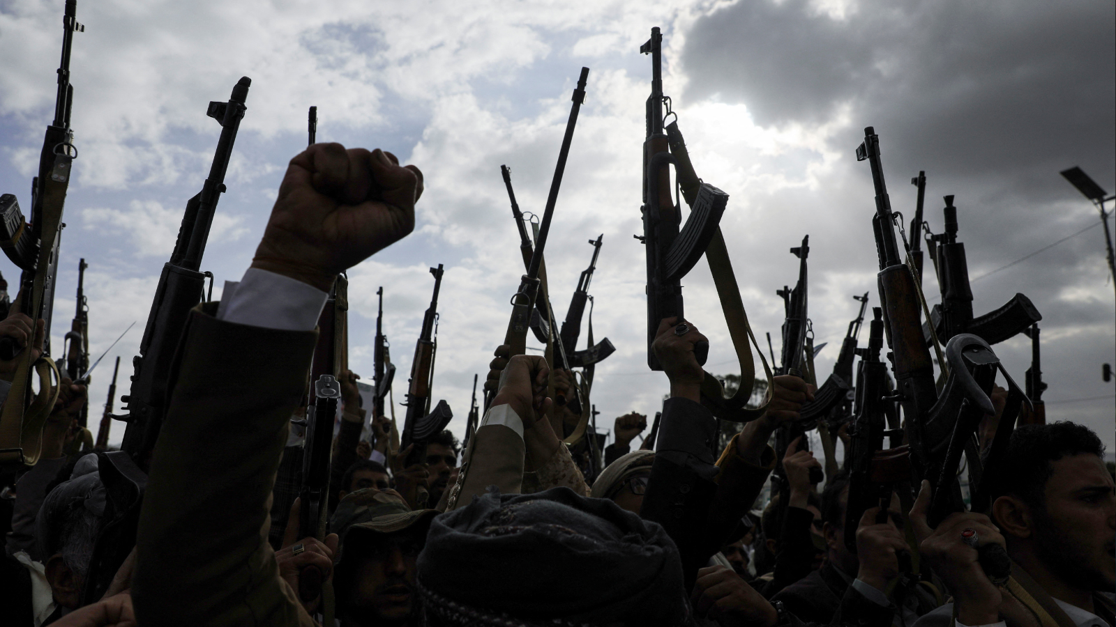 الحوثيون يعدمون 4 جنود أسرى من "القوات الجنوبية"