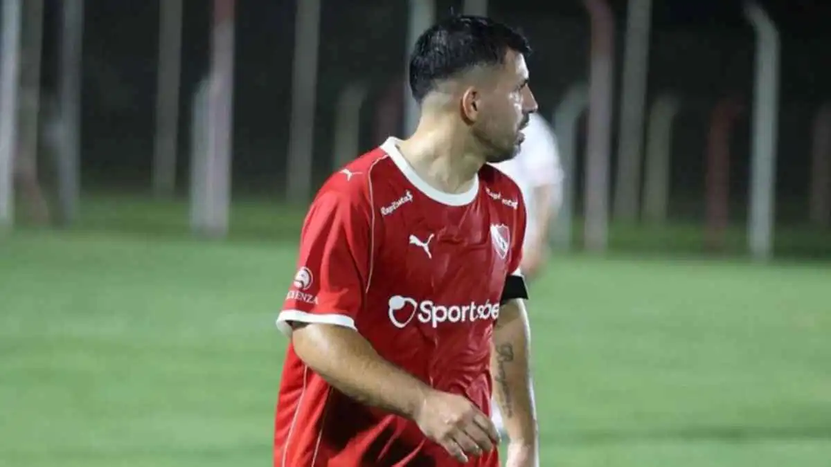 خرج محمولا على يد زملائه.. أغويرو يتعرض لإصابة قوية مع فريق إنديبندينتي (فيديو)