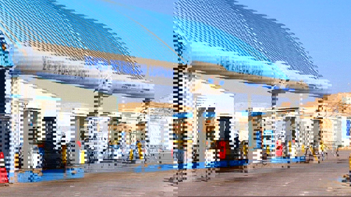 اليمن.. مدير فرع شركة النفط بشبوة يشكو توقف إمدادات المحروقات من مأرب