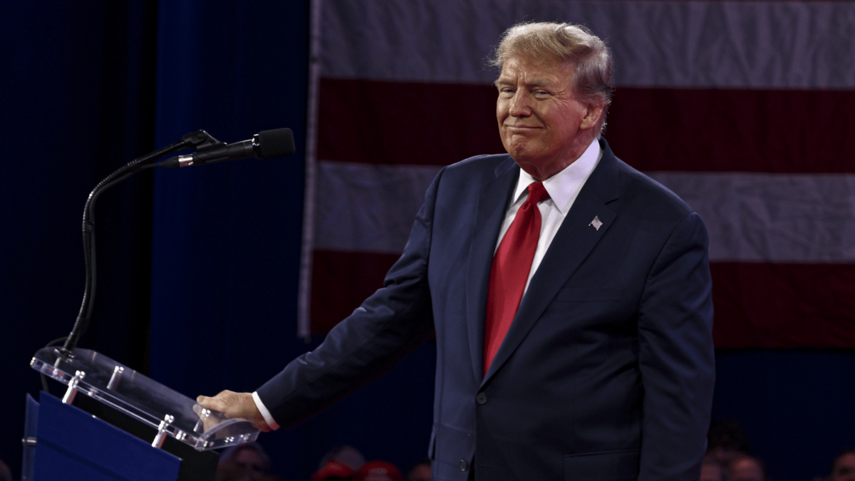 "الإيكونوميست" تتنبأ بفوز ترامب بحسب نموذجها الذي توقع نجاح بايدن