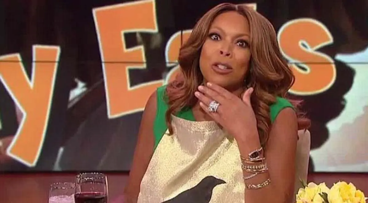 صور..كيم كارداشيان تجبر ويندي ويليامز على أكل غراب