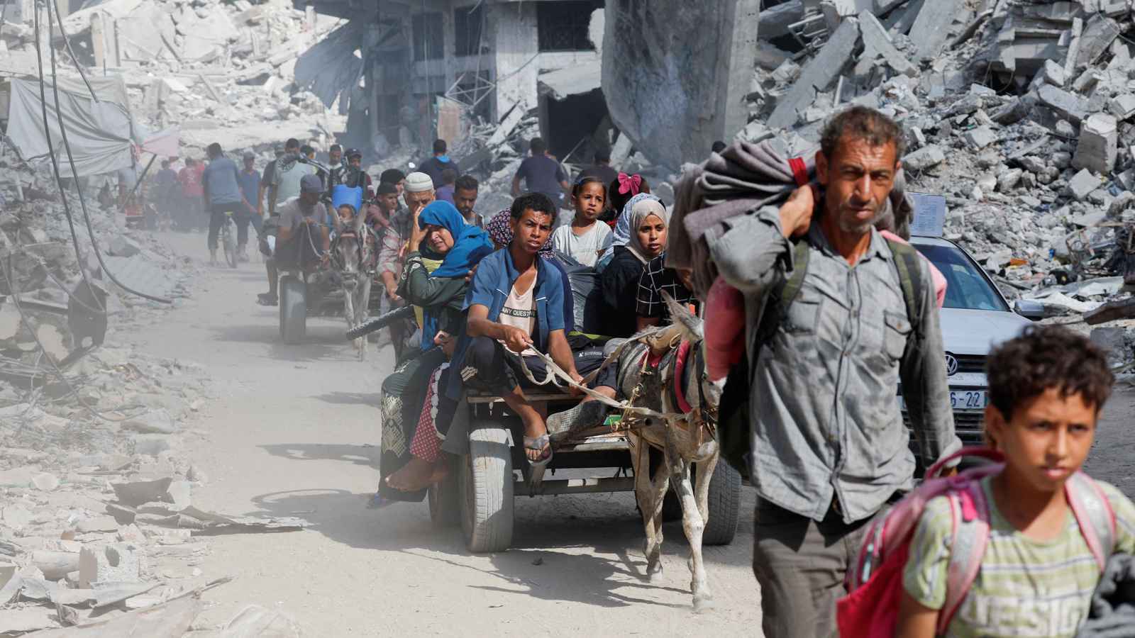 "نيويورك تايمز": التهجير القسري للغزيين "جريمة حرب" ضد الإنسانية