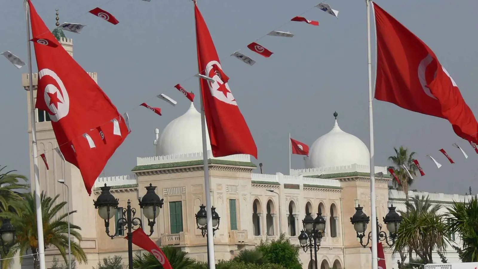 هيئة الانتخابات التونسية ترفض إعادة 3 مرشحين للسباق الرئاسي