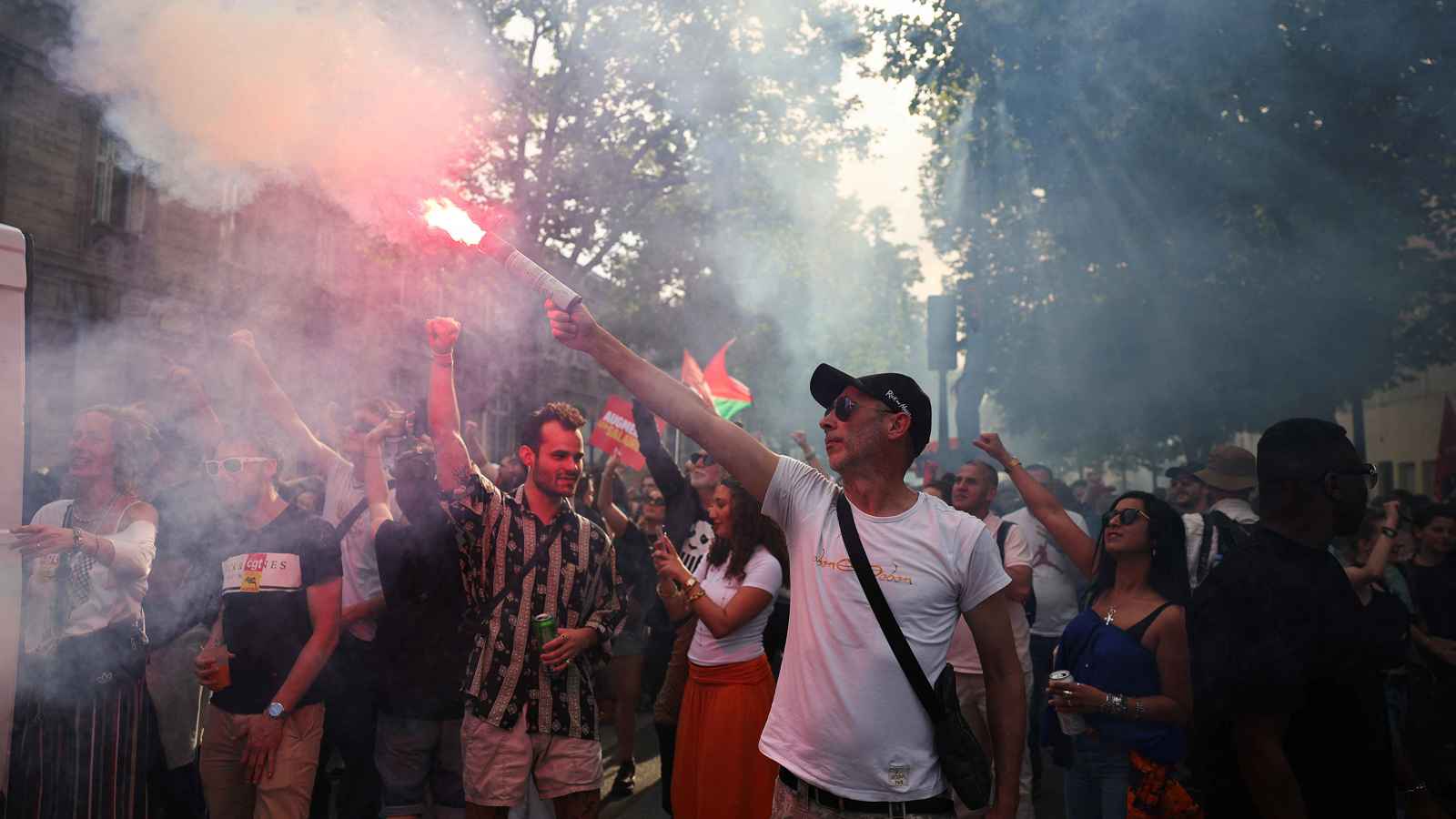 فرنسا.. يوم العمال يتحول لتظاهرات غضب ضد اليمين المتطرف‎ (فيديو)