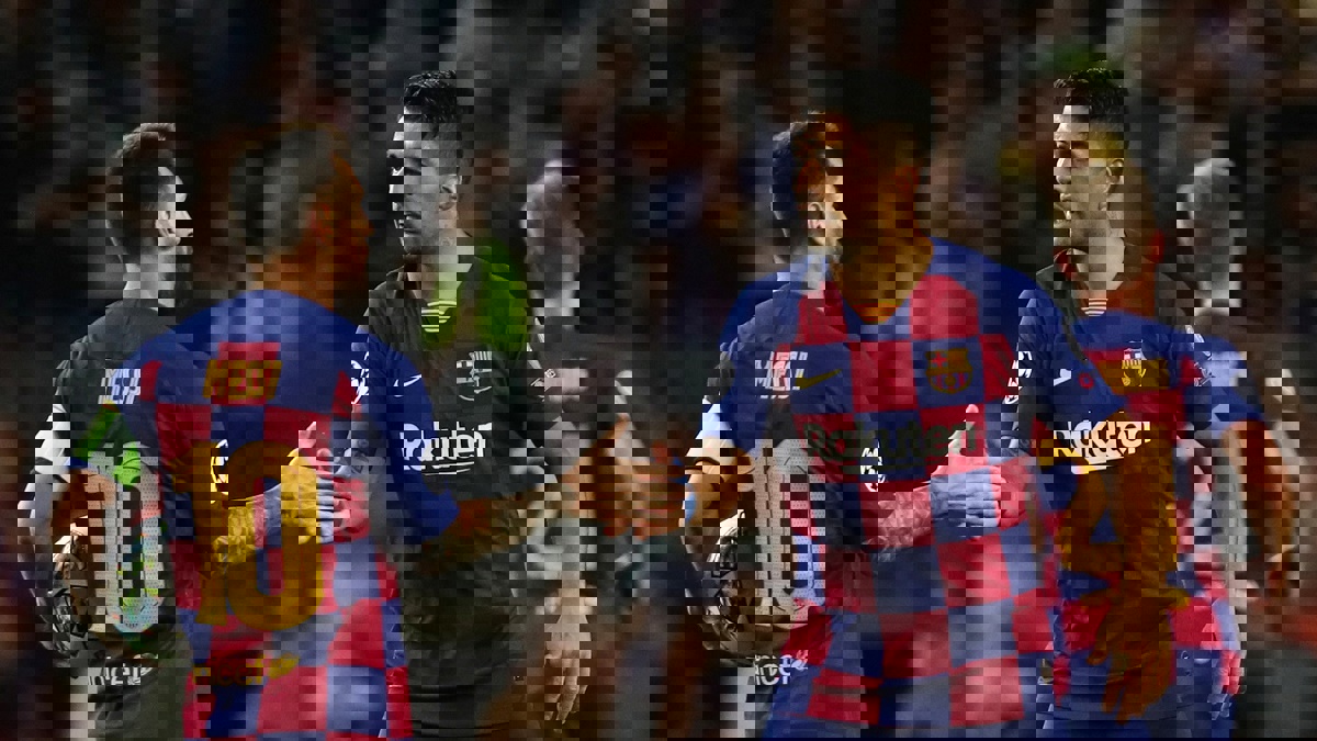 شاهد.. رد فعل ليونيل ميسي على هدفي لويس سواريز في مباراة برشلونة وإنتر ميلان (صور)