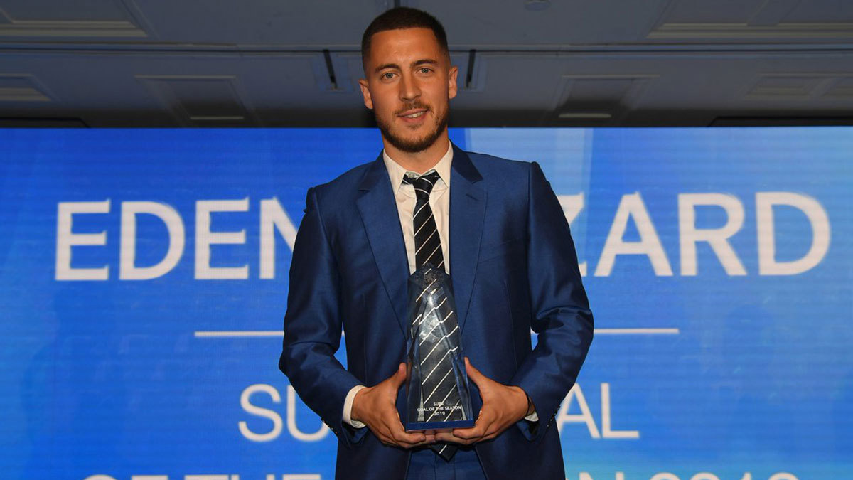 هازارد ينال نصيب الأسد من جوائز العام في فريق تشيلسي