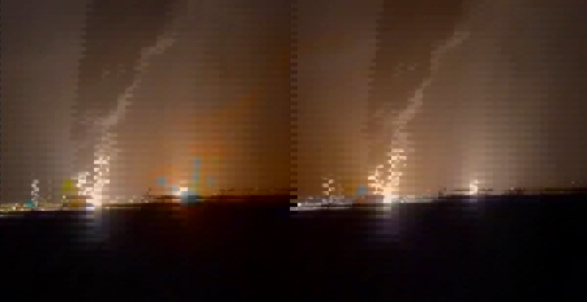 الجيش السوداني يقصف مصفاة الجيلي النفطية في الخرطوم (فيديو)