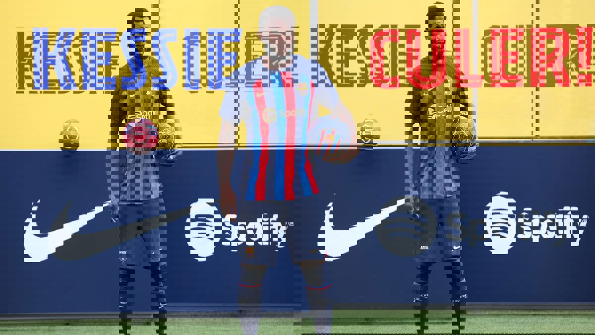 فرانك كيسي: اللعب تحت قيادة تشافي كان عاملا أساسيا في قرار الانضمام لبرشلونة