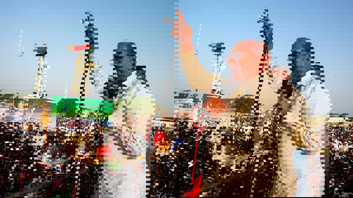 البشير: الرئيس لا يتغير عبر "واتساب وفيسبوك" بل بالانتخابات