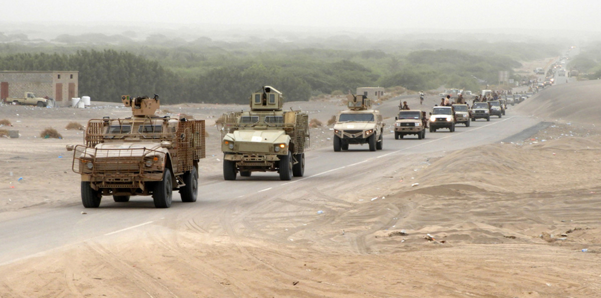 القوات اليمنية المشتركة تسيطر ناريًا على طريق ميناء الحديدة