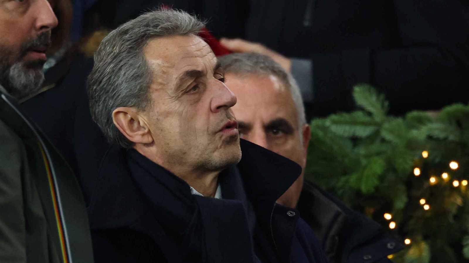 "مذكرات سجين".. ساركوزي يروي يومياته خلف القضبان