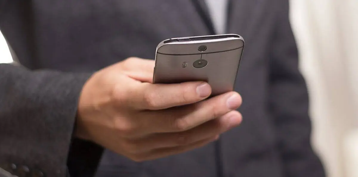 الكويت.. مكالمة لمدة 3 دقائق كلفت وافدًا 6 آلاف دولار