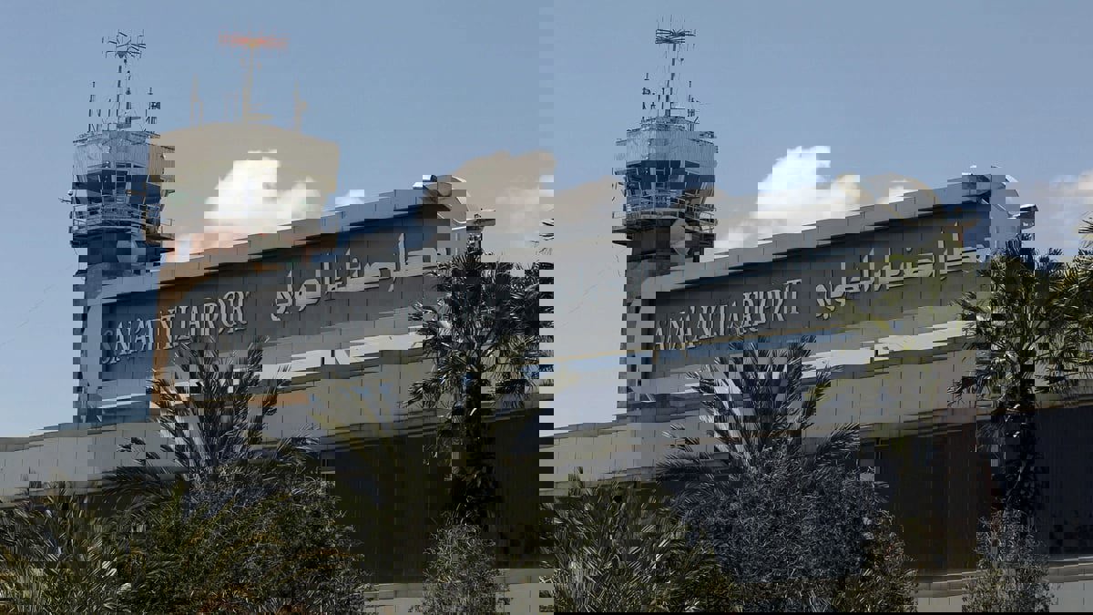 الحكومة اليمنية تعلن استئناف الرحلات الجوية من مطار صنعاء