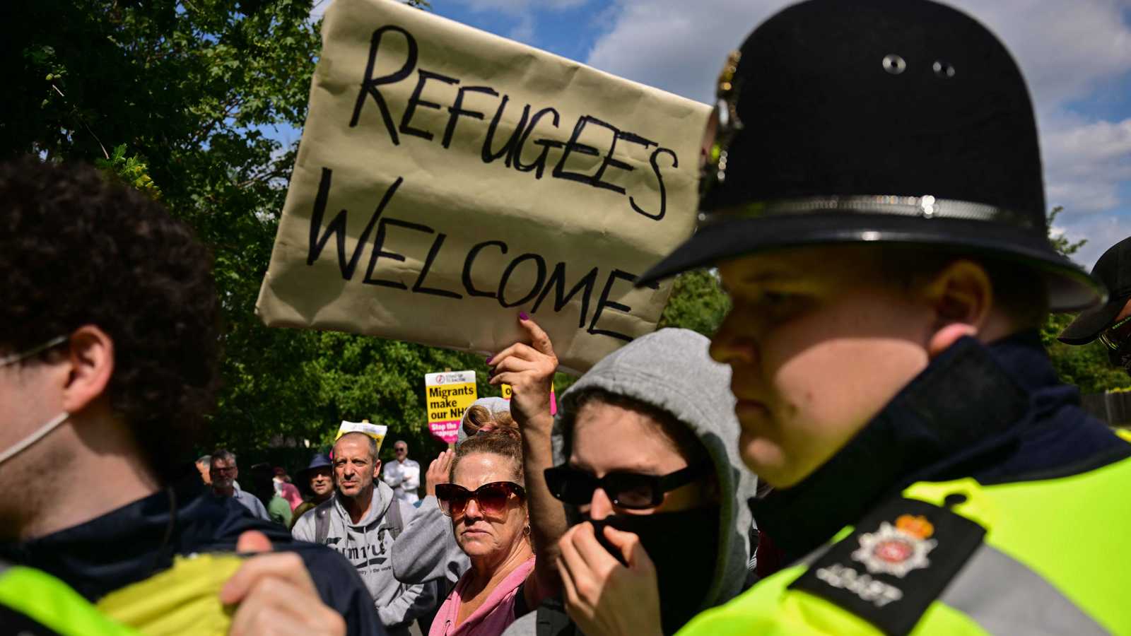 ترحيل أول دفعة مهاجرين من بريطانيا إلى فرنسا الأسبوع المُقبل