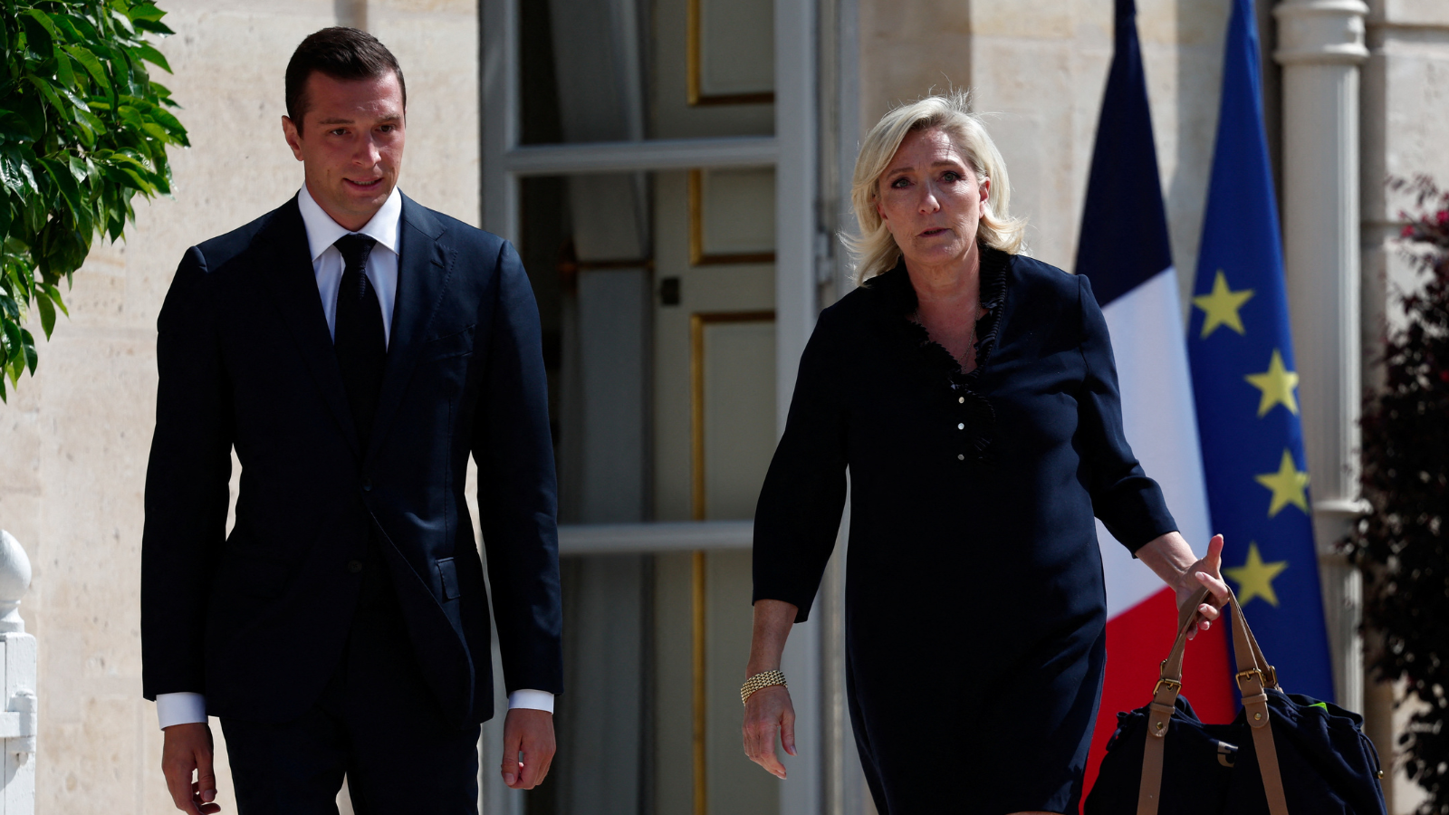 فرنسا.. اليمين المتطرف يلوح بإسقاط حكومة ليكورنو