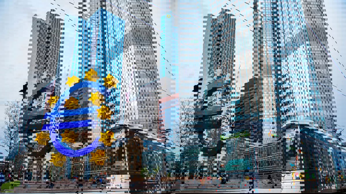 التضخم في منطقة اليورو يفوق التوقعات ويسجل أعلى مستوى منذ 13 عاما