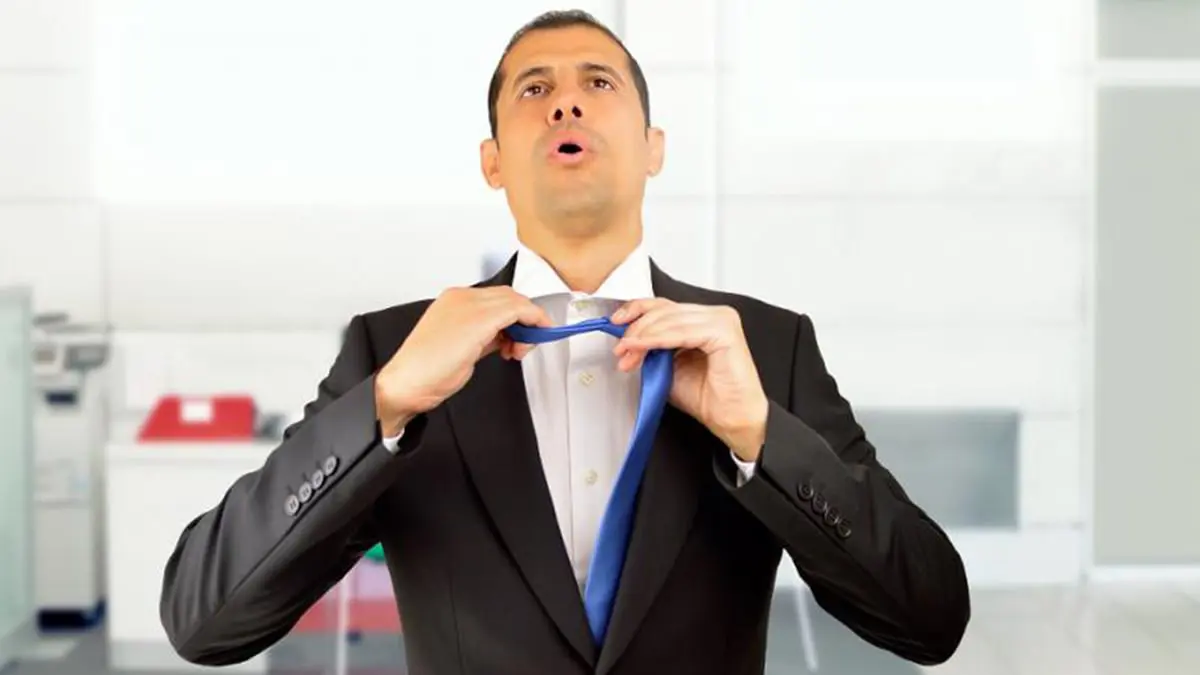 احذروا.. ربطة العنق قد تتسبب بجلطة دماغية