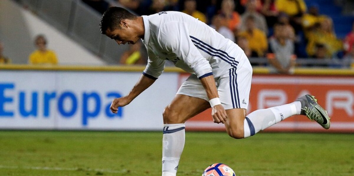 لماذا وجه أوباميانغ الشكر لرونالدو؟ (صورة)