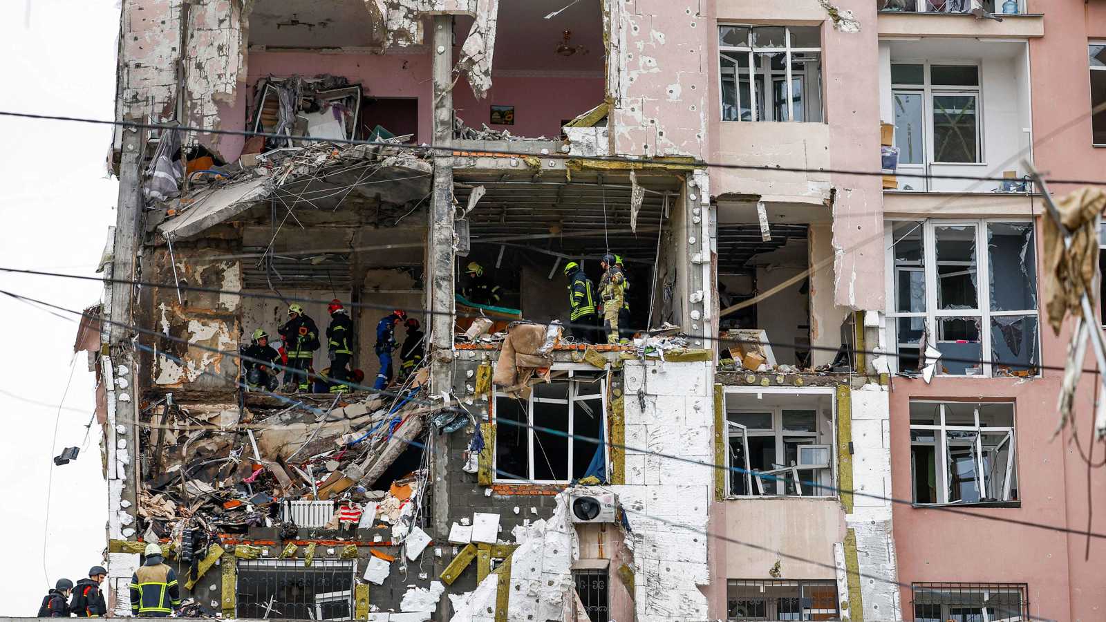 هجوم روسي يقطع التدفئة عن آلاف المباني في كييف