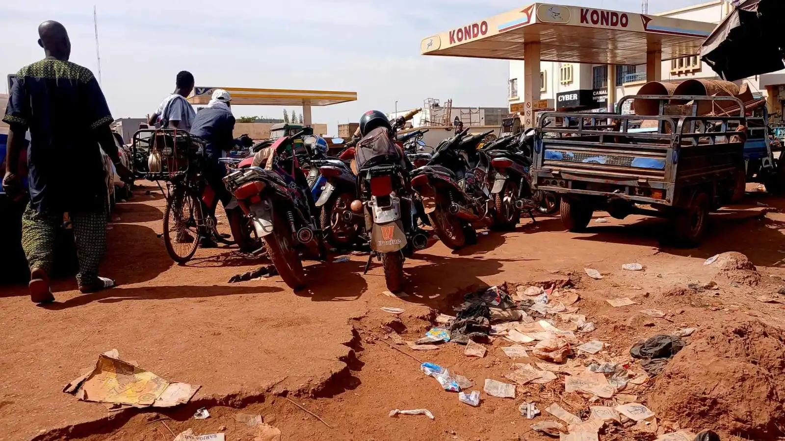 تمدد القاعدة ونُذر انقلاب.. هل اقتربت مالي من الانهيار؟