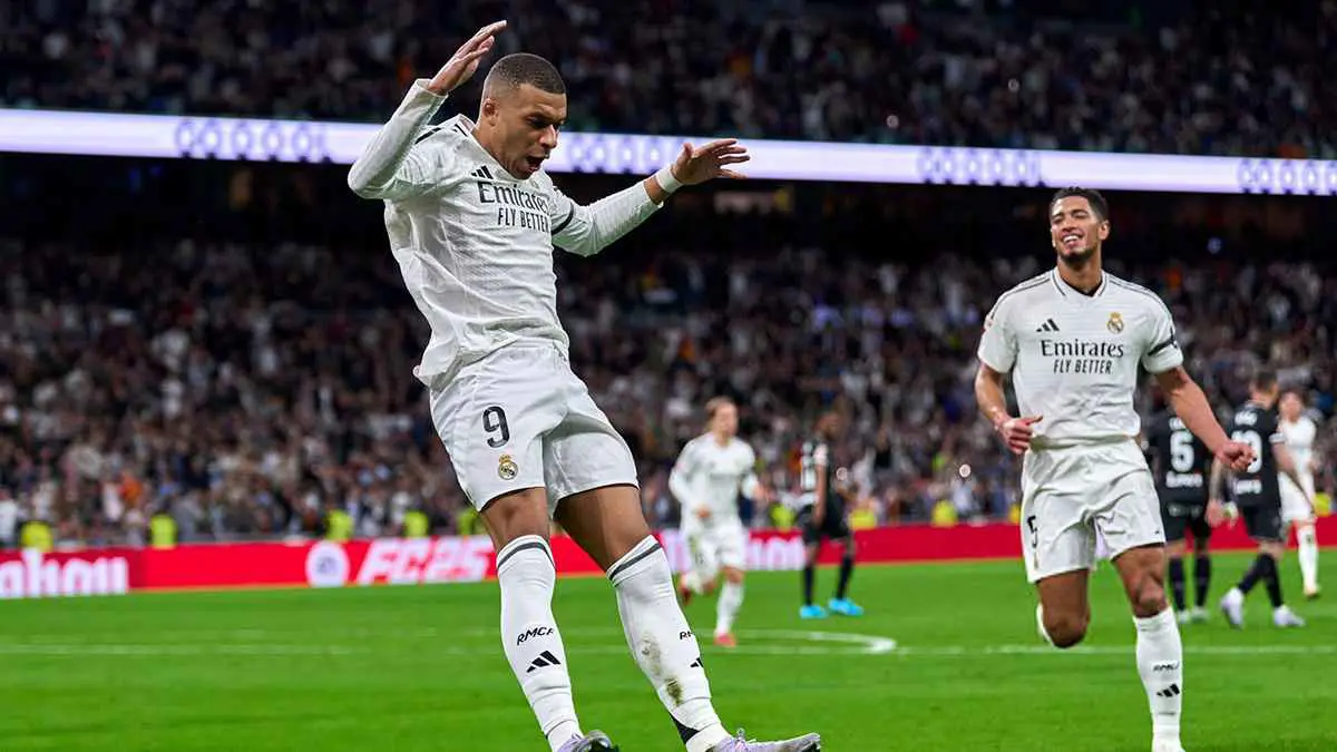 احتفال جنوني من فايزة العماري بهدف مبابي (فيديو)