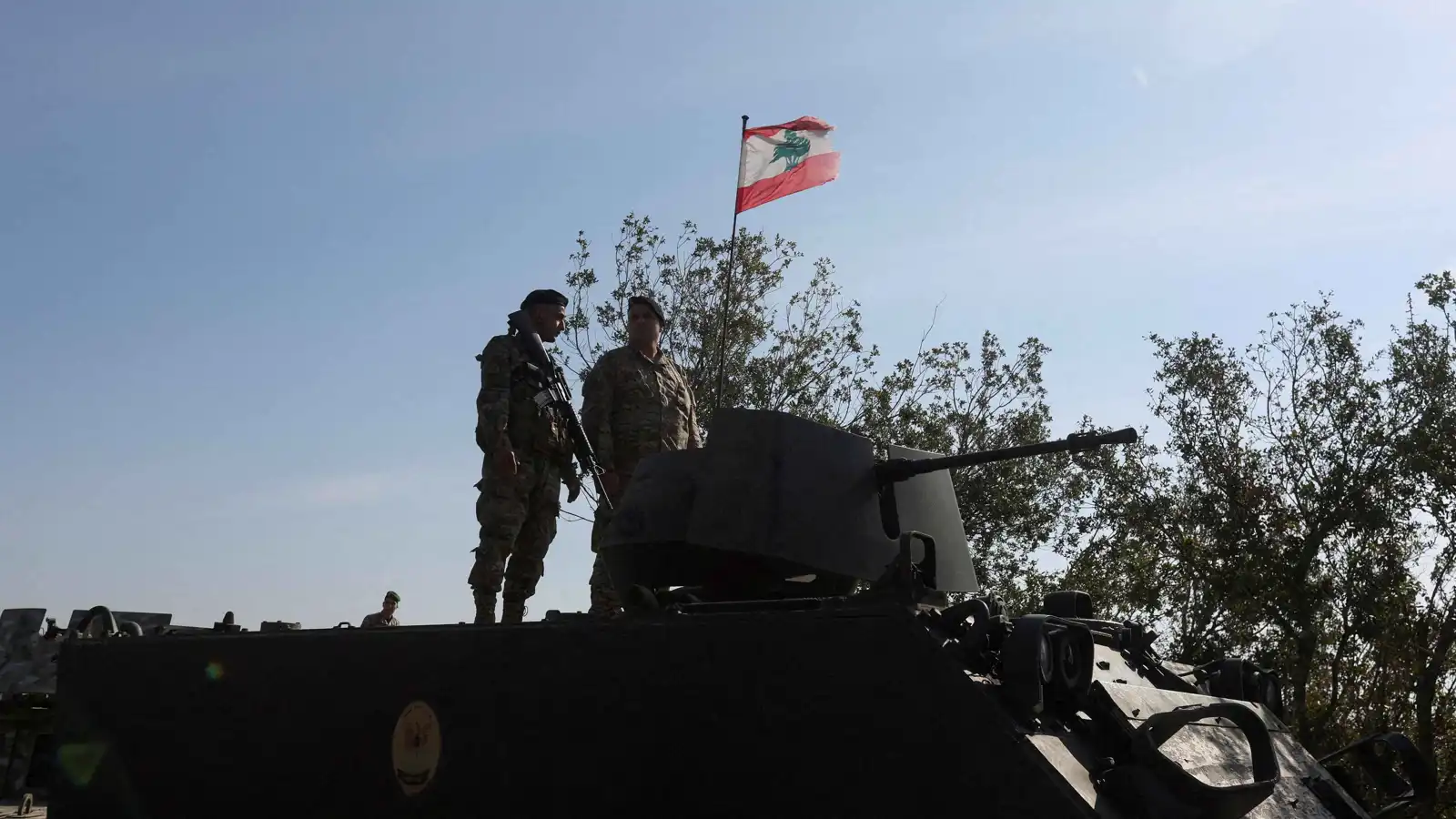 إسرائيل تشدد الخناق.. دفع لبنان نحو "المرحلة الثانية" من نزع سلاح حزب الله