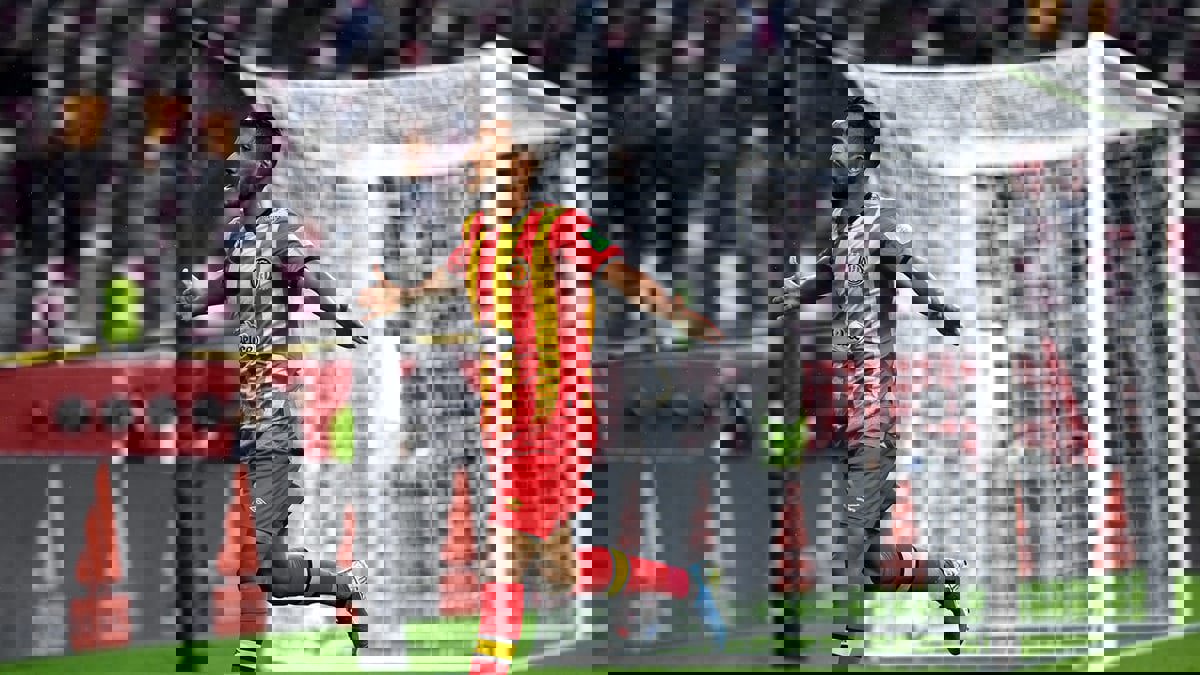 تدخل عنيف من معاذ اللافي في وجه حمدو الهوني خلال مباراة الترجي والاتحاد الليبي (فيديو)