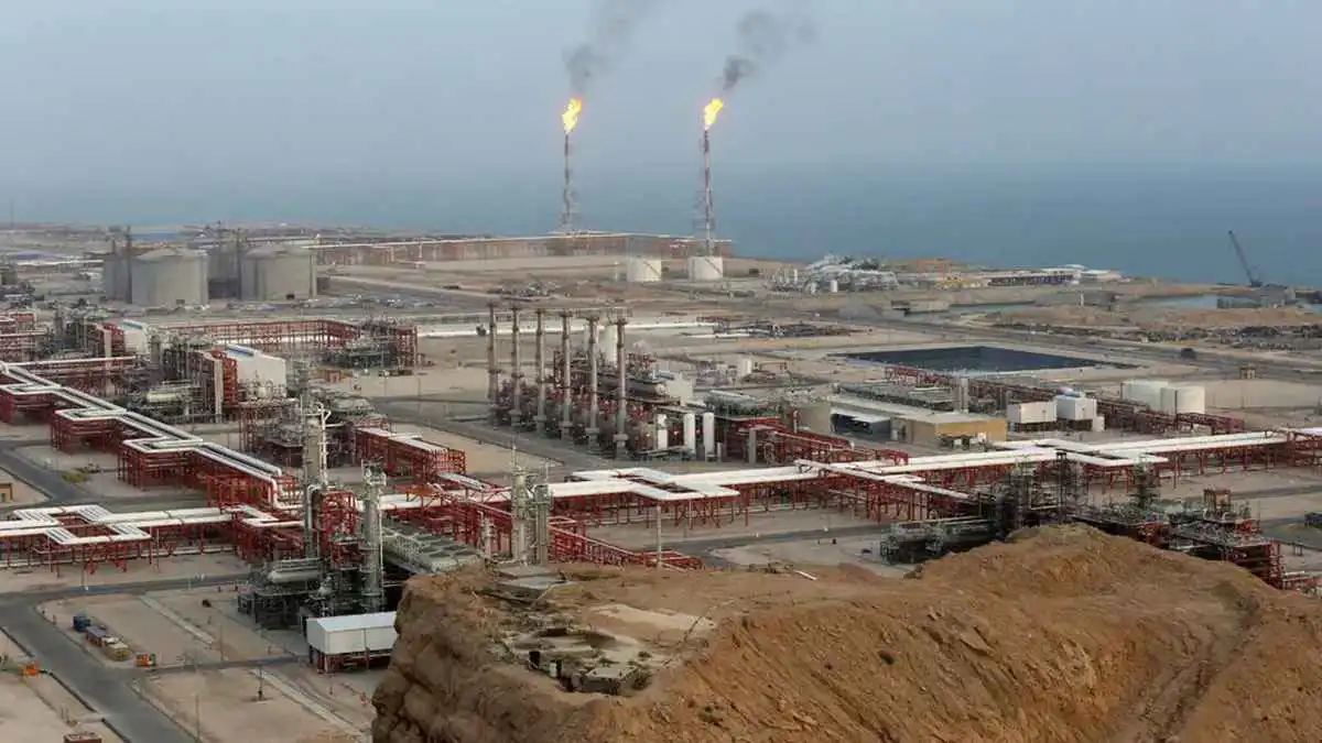 الاقتصاد "كلمة السر".. إيران تدرس تقديم عروض "مغرية" لواشنطن