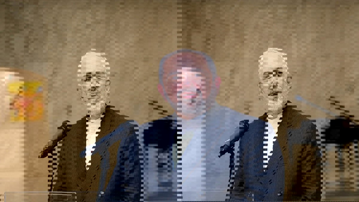 ظريف مقرا بتدخل إيران في لبنان: هدفه ضمان مصالحنا