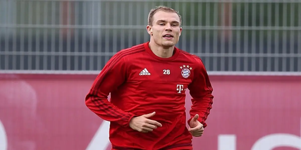 بادشتوبر يعود لصفوف بايرن ميونيخ بعد أشهر من الغياب